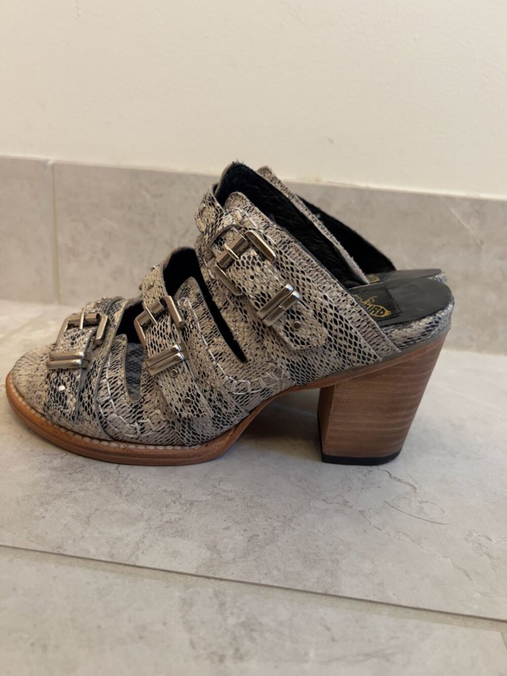 Freebird - Caitlyn - Size 7 - Picture 8 of 13